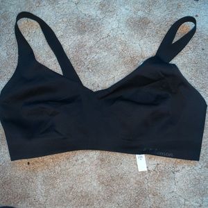 NEW LULULEMON like nothing bra